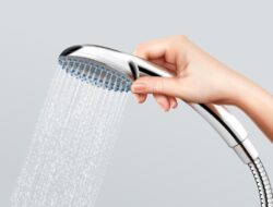 Hadis Tentang Mandi Wajib Pria Muslim Beserta Tata Caranya